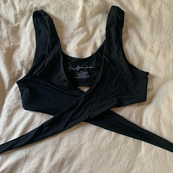 437 Kenzie Top - S - Picture 7 of 8